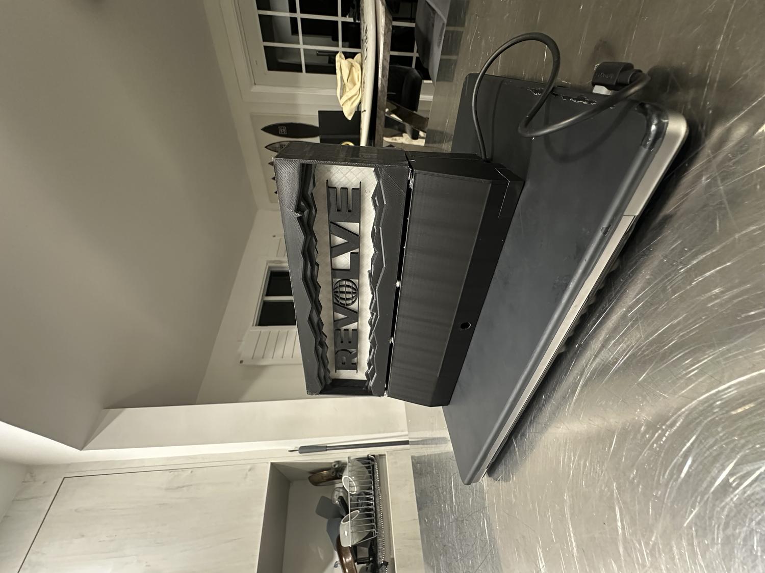 REVOLVE lightbox view 3